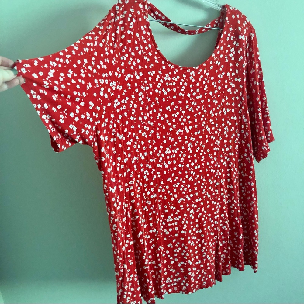 Lane Bryant Plus Size Red and White Floral Short Sleeve Top